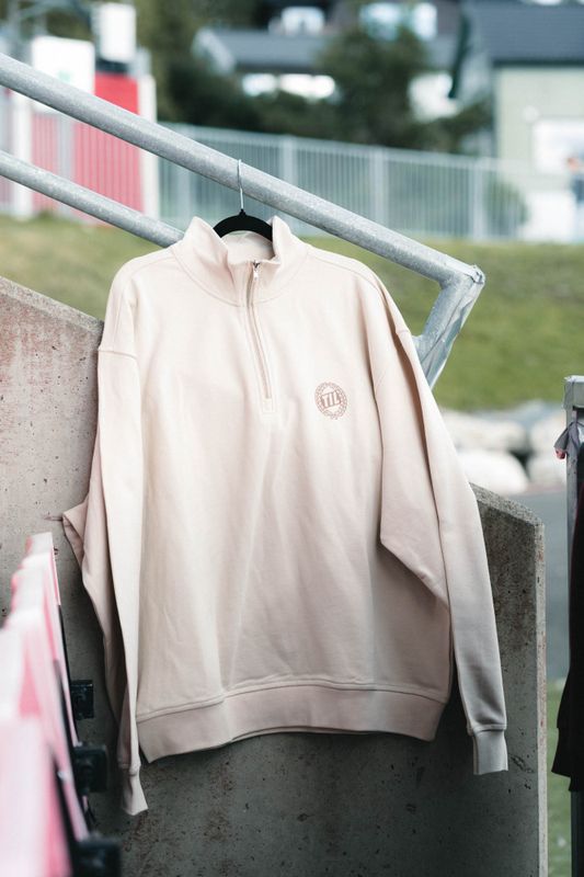 NINETEEN TWENTY - Half Zip